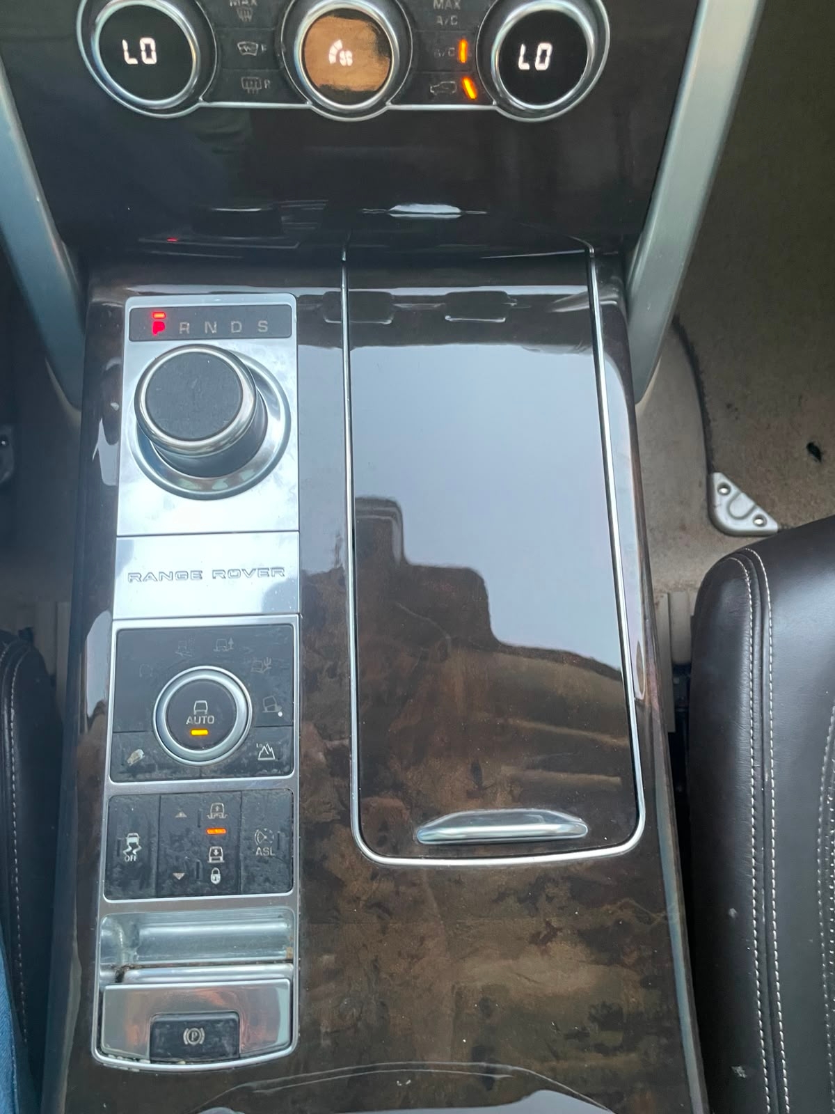 White Land Rover Range Rover Vogue Autobiography V8 2013